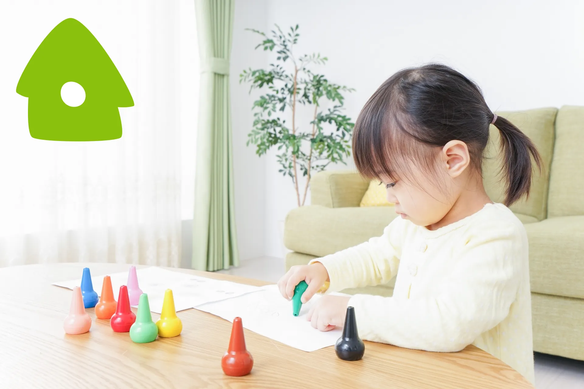 子供がお絵描きしている写真